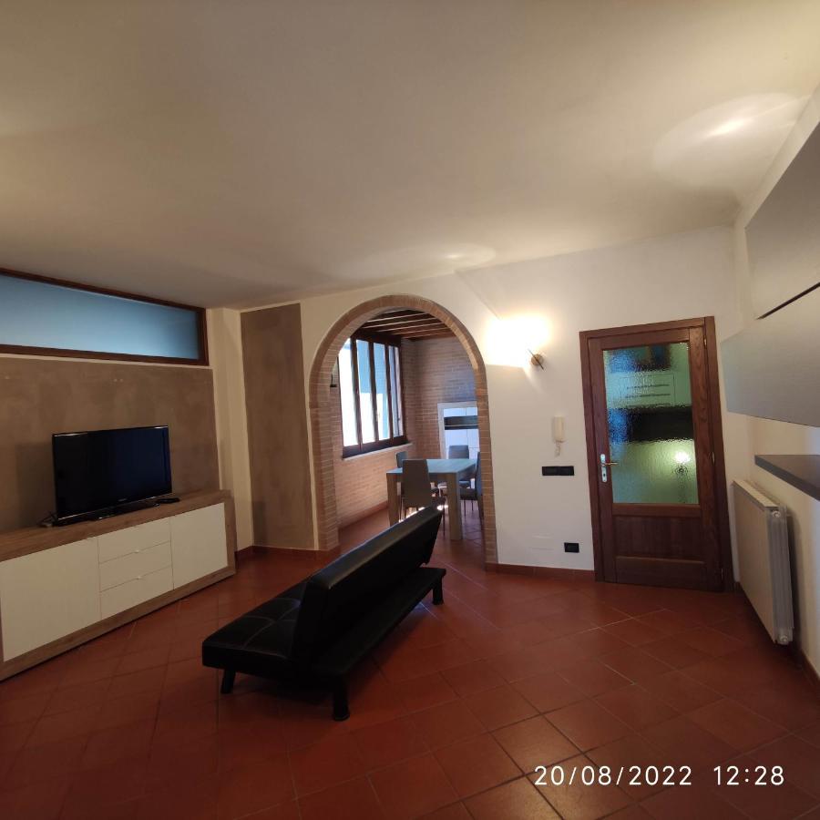 M & M Pinzi Suite Apartment Montepulciano Stazione Exterior foto